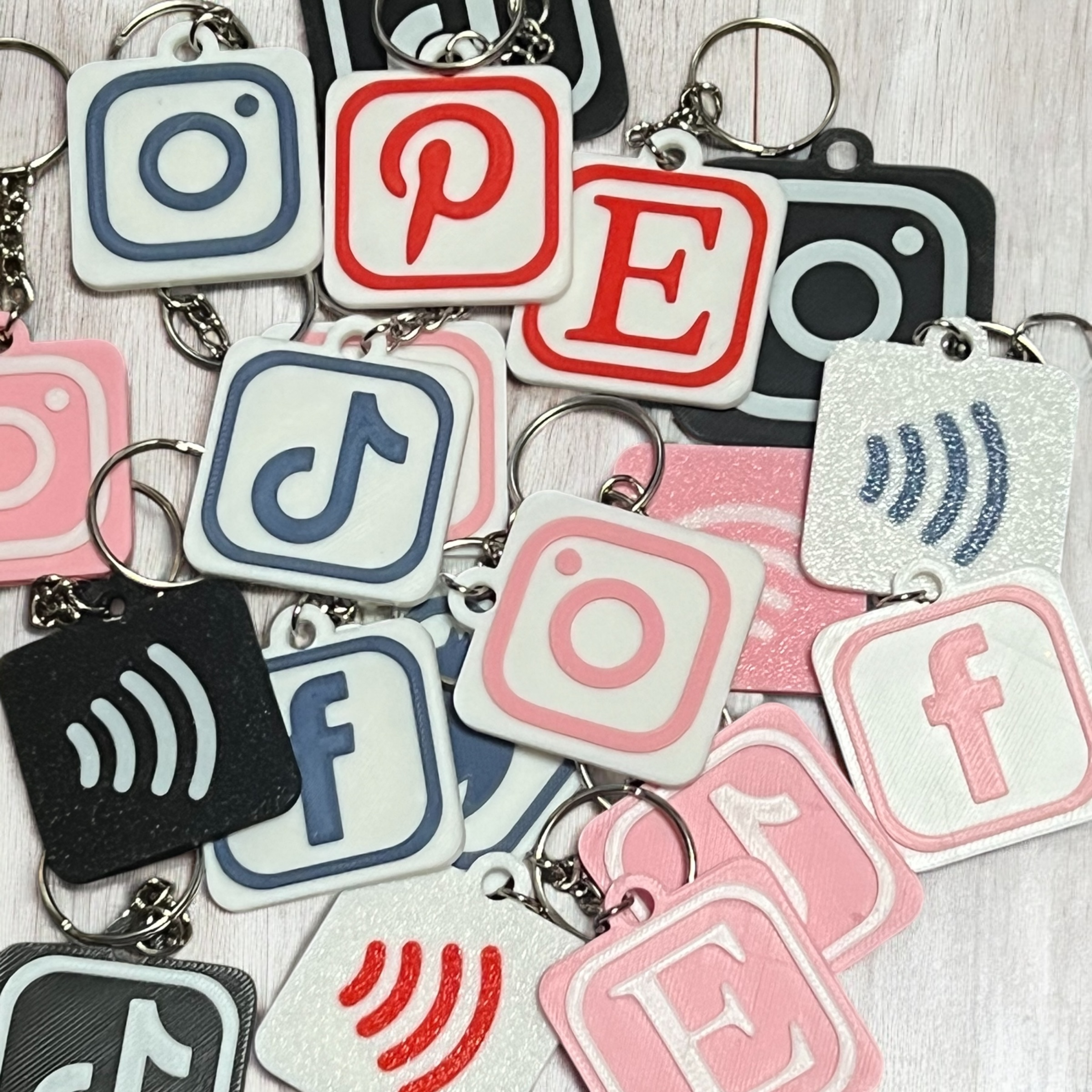 NFC Enabled Social Keychain - Social Media - Compact Keychain - 3D Printed - Facebook, Instagram, TikTok, LinkTree, YouTube, Venmo, Etsy.